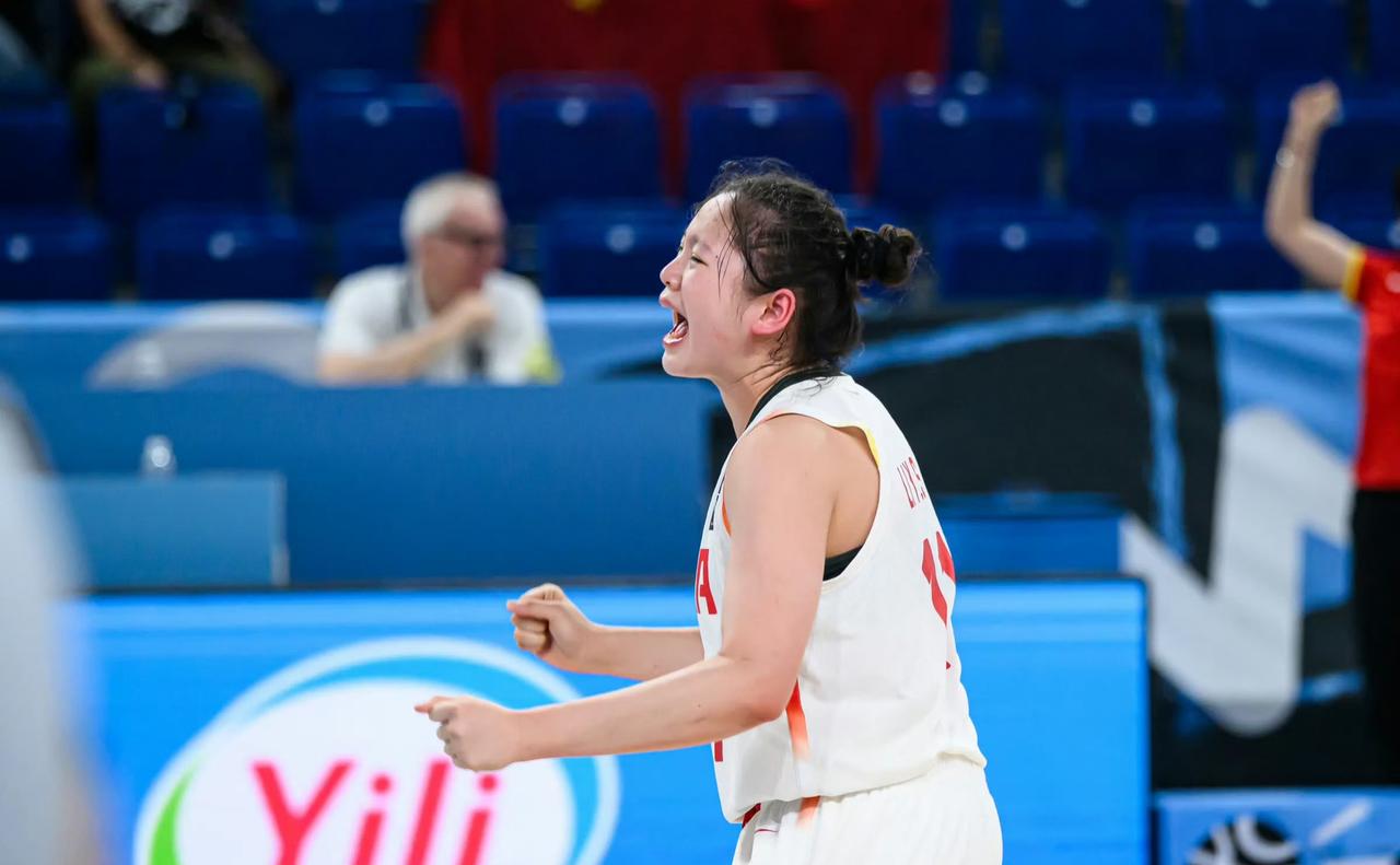 时隔19小时，中国U17女篮继续征战世界杯

对手是斯洛文尼亚U17女篮，此战是