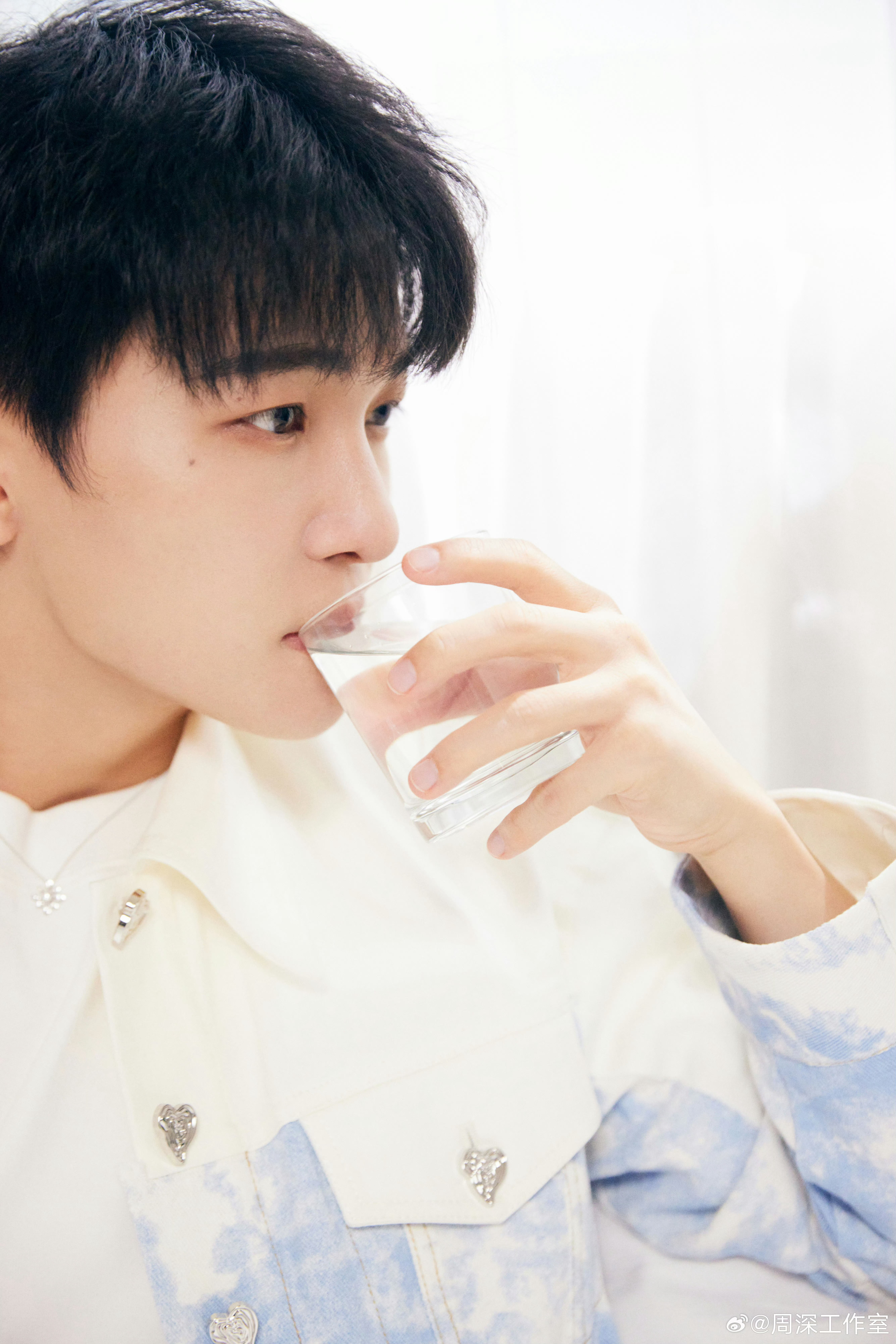 #周深[超话]#[音乐]#周深繁花依旧告慰志愿军先烈# [音乐][2023.10