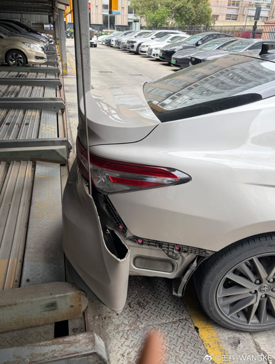 立体车库的痛苦！ 