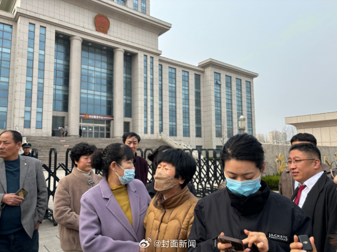 【一审开庭！#父亲出海失踪两女儿悬赏50万追凶#】父亲驾船出海失踪三年后，山东李