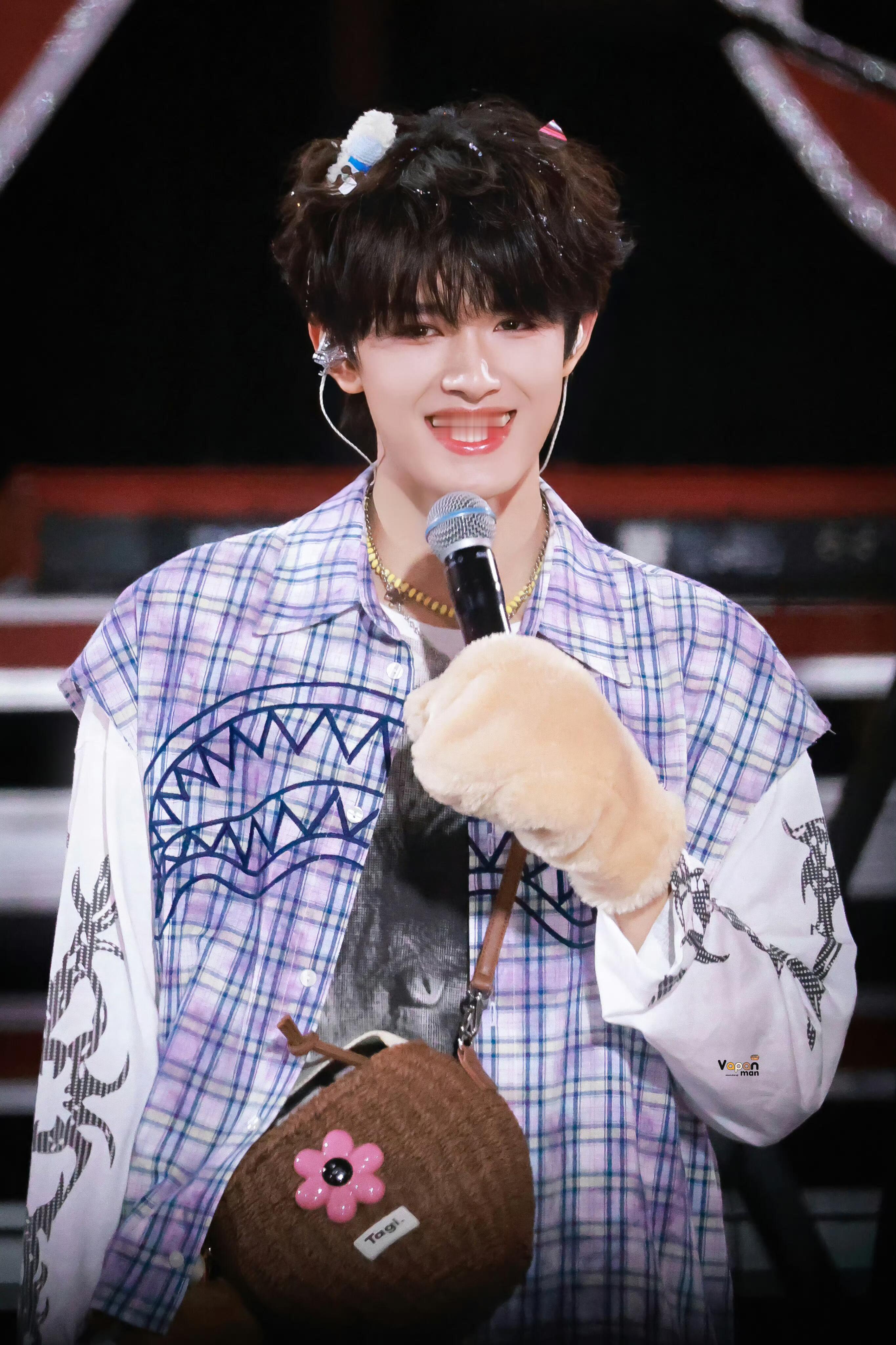 张极好火，随便日常的安利都可以轻松出热搜词条，极丝好棒啊❗️