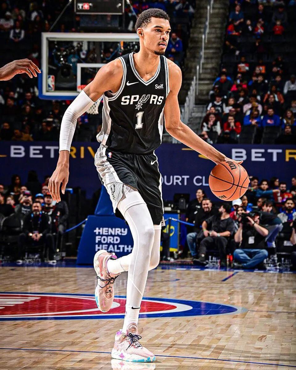 NBA中锋实力排名，这五名内线球员能力都非常出色

第一：约老师
场均26.4分