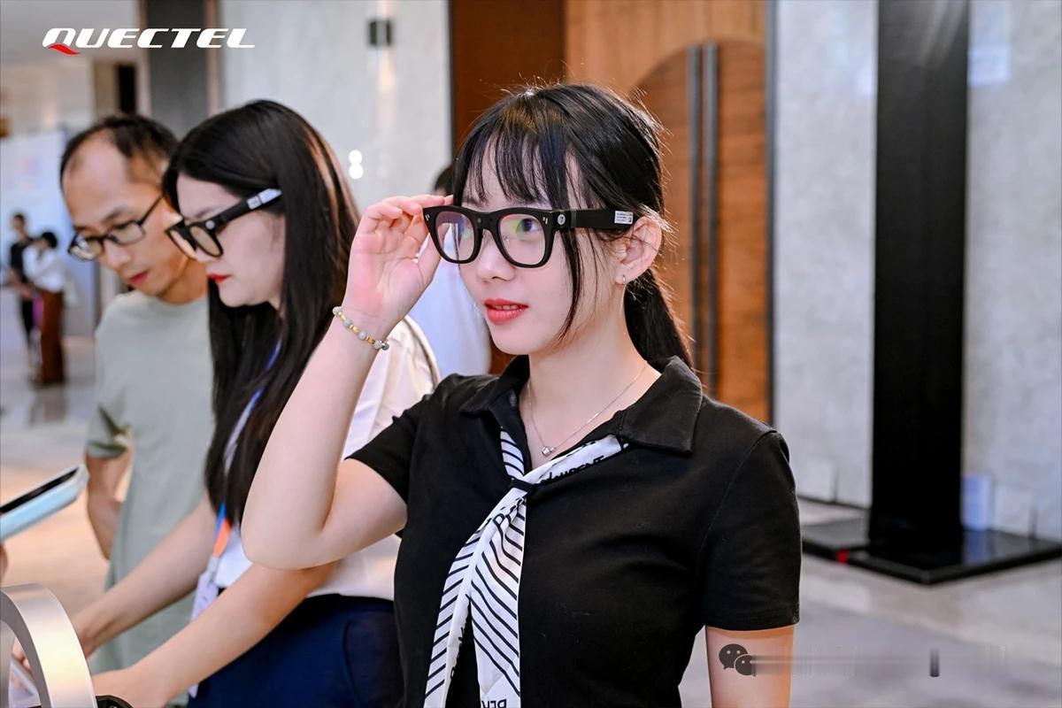 移远通信全面入局XR赛道，发布全链路AI+AR软硬件方案
 
核心事件
 
7月