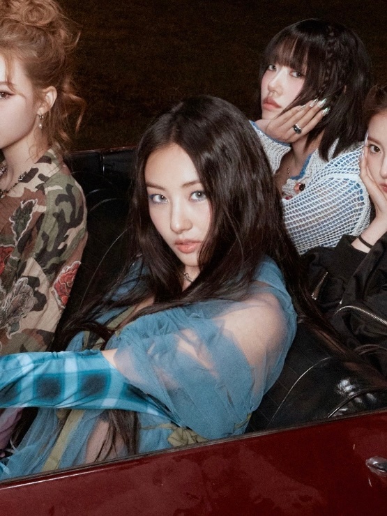 MEOVV THE 1st EP ALBUM [MY EYES OPEN VVI