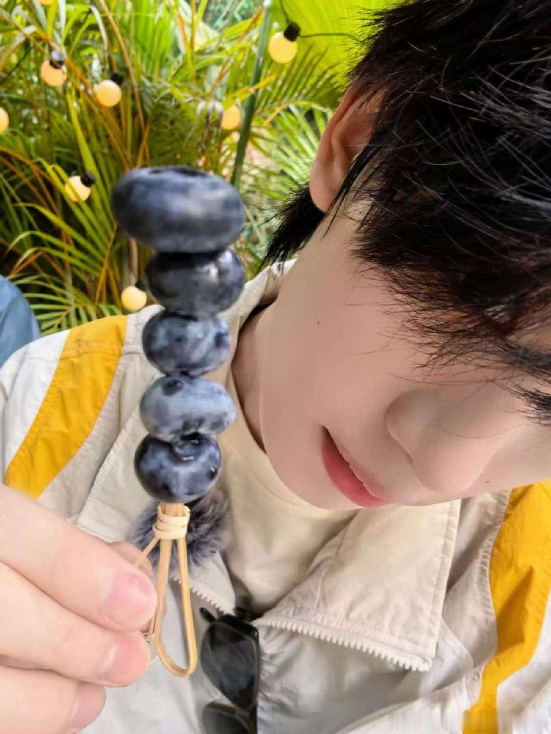 丁程鑫和crush合照丁程鑫crush合照  恭喜这个丁程鑫成功和crush合照