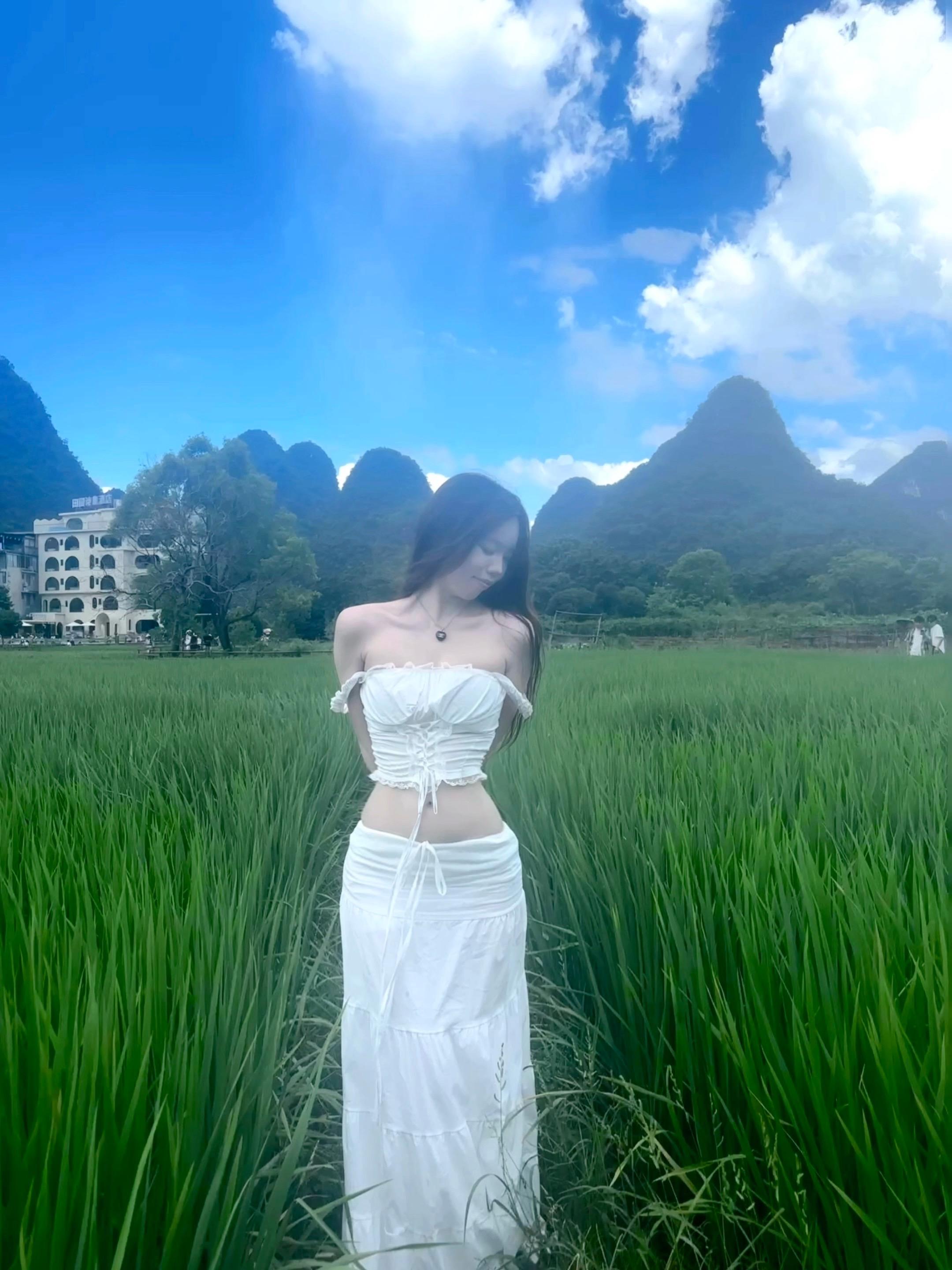 我们一起度过这潮湿的 绵软的 夏天的雨