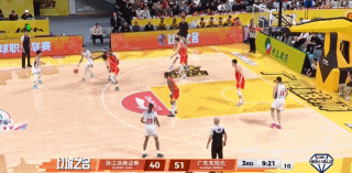 奎因目前三分球5投4中，很准，特别准。广厦男篮vs广东男篮