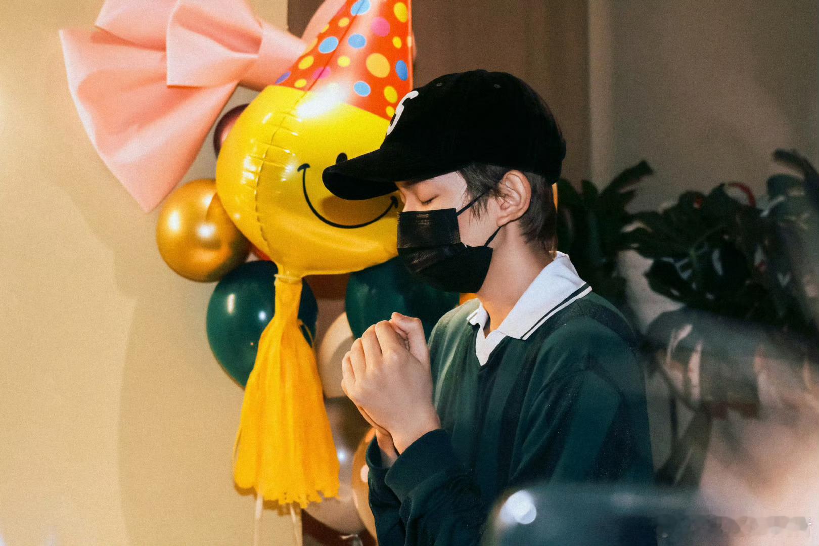 #王源生日现场#源源生日快乐！！祝你新的一岁继续奔走在热爱中～有更多好作品产出！