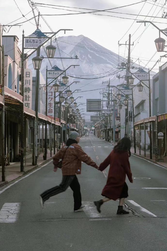 我的特征是狂喜与绝望｜辛波斯卡《万物静默如谜》 