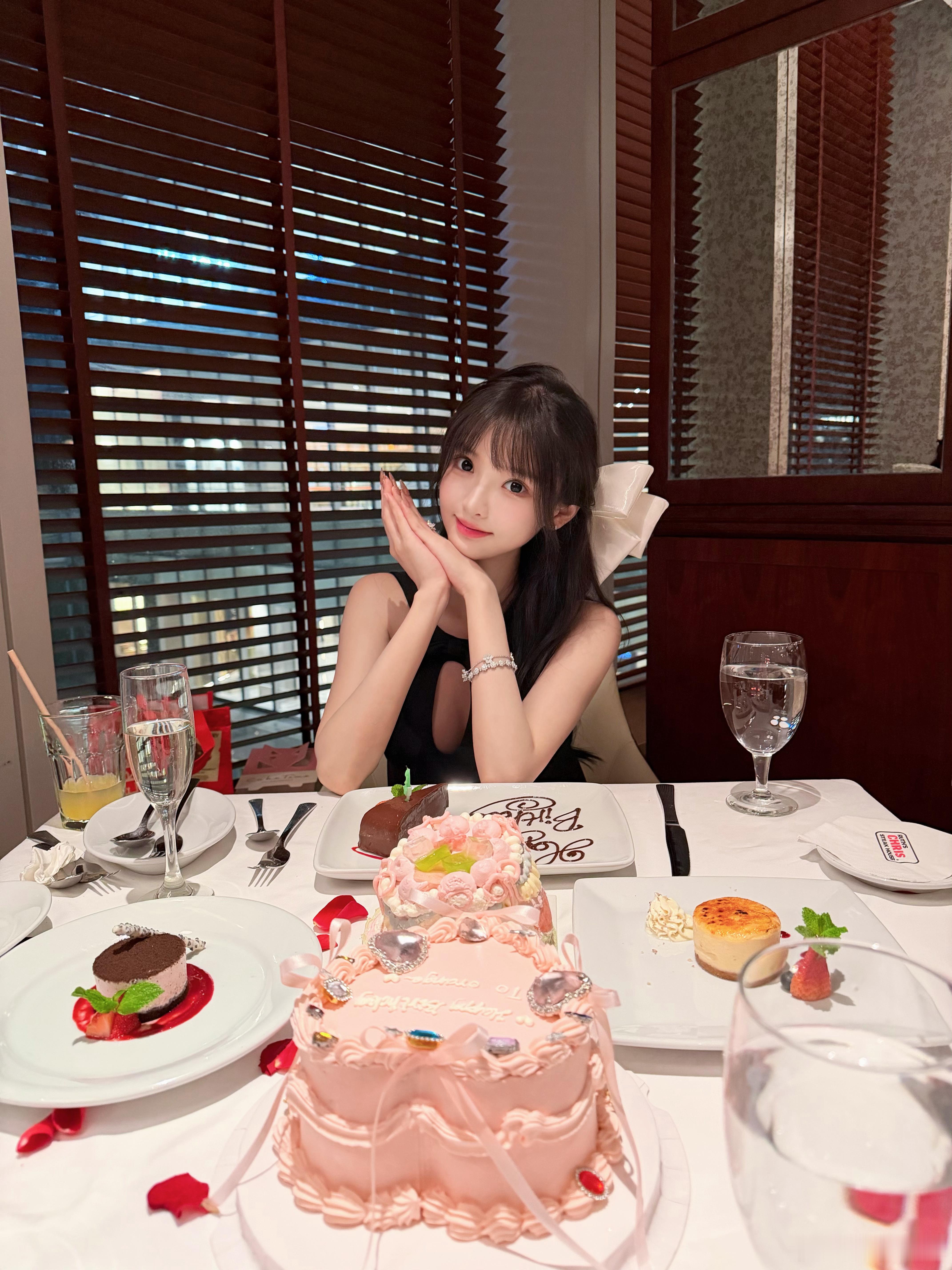 过了一个幸福的生日[爱你]我的农历生日和财神爷是一天哒 每次过生日都要沾沾财气[