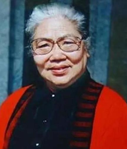 2004年，82岁常香玉留下遗嘱，并要求家人：不到万不得已，莫要公开。39岁小香