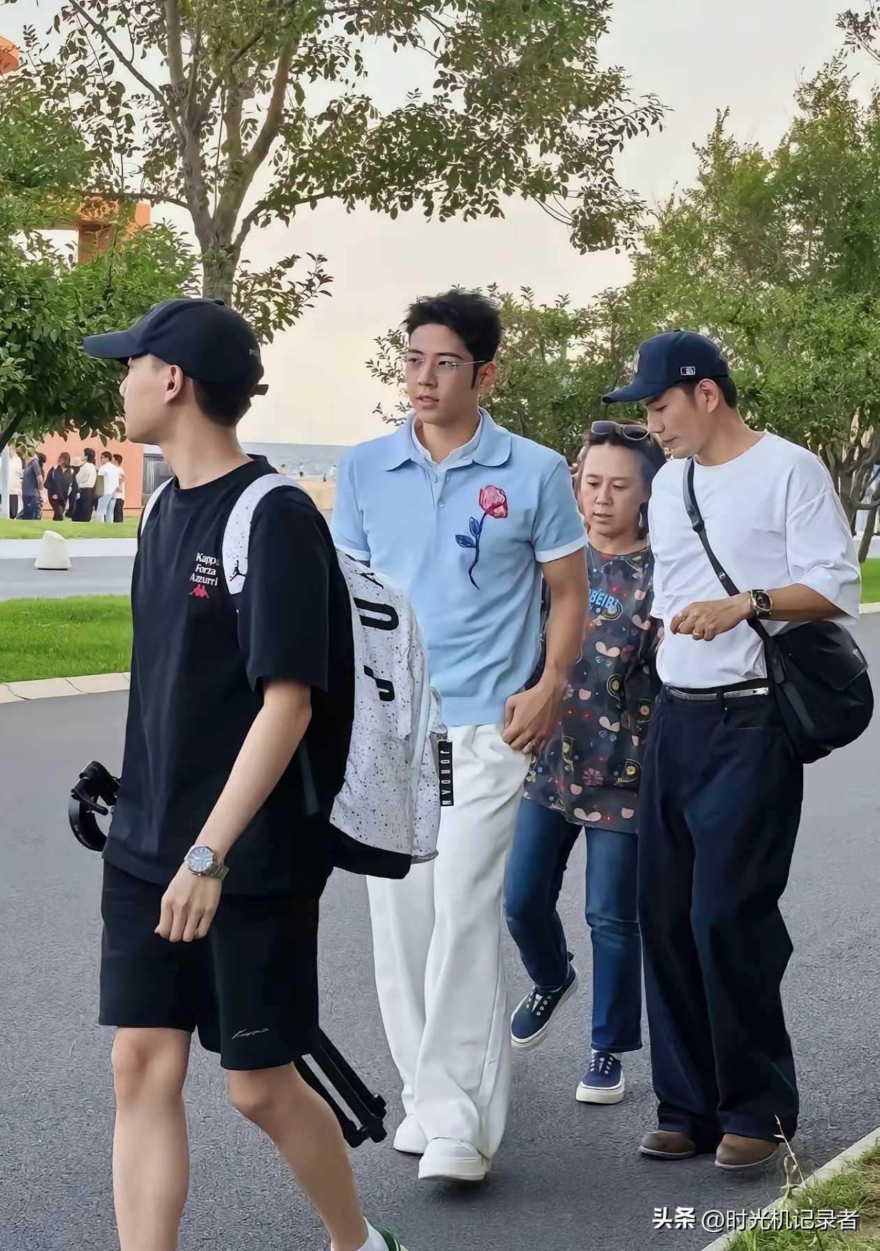 郭涛这儿子石头为什么非要考中戏，其他学校不好吗？
郭涛儿子挺优秀，长得也不差，如