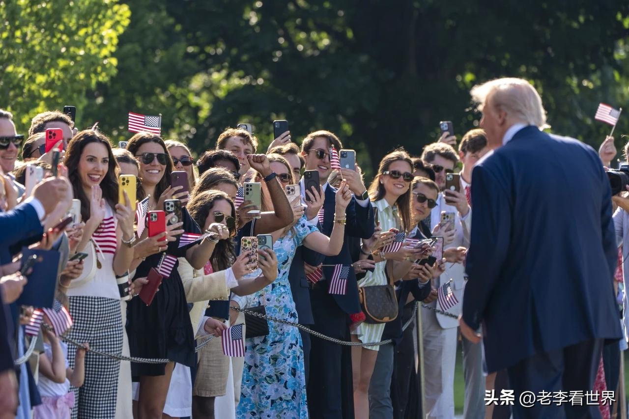【特朗普再次暗示将参加2028年总统选举】
华盛顿时间2026年8月1日，美国总