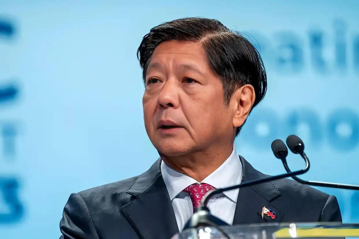 菲律宾对黄岩岛划设非法领海基线，美军派出航母逼中方服软，北京果断出动大批舰机！ 