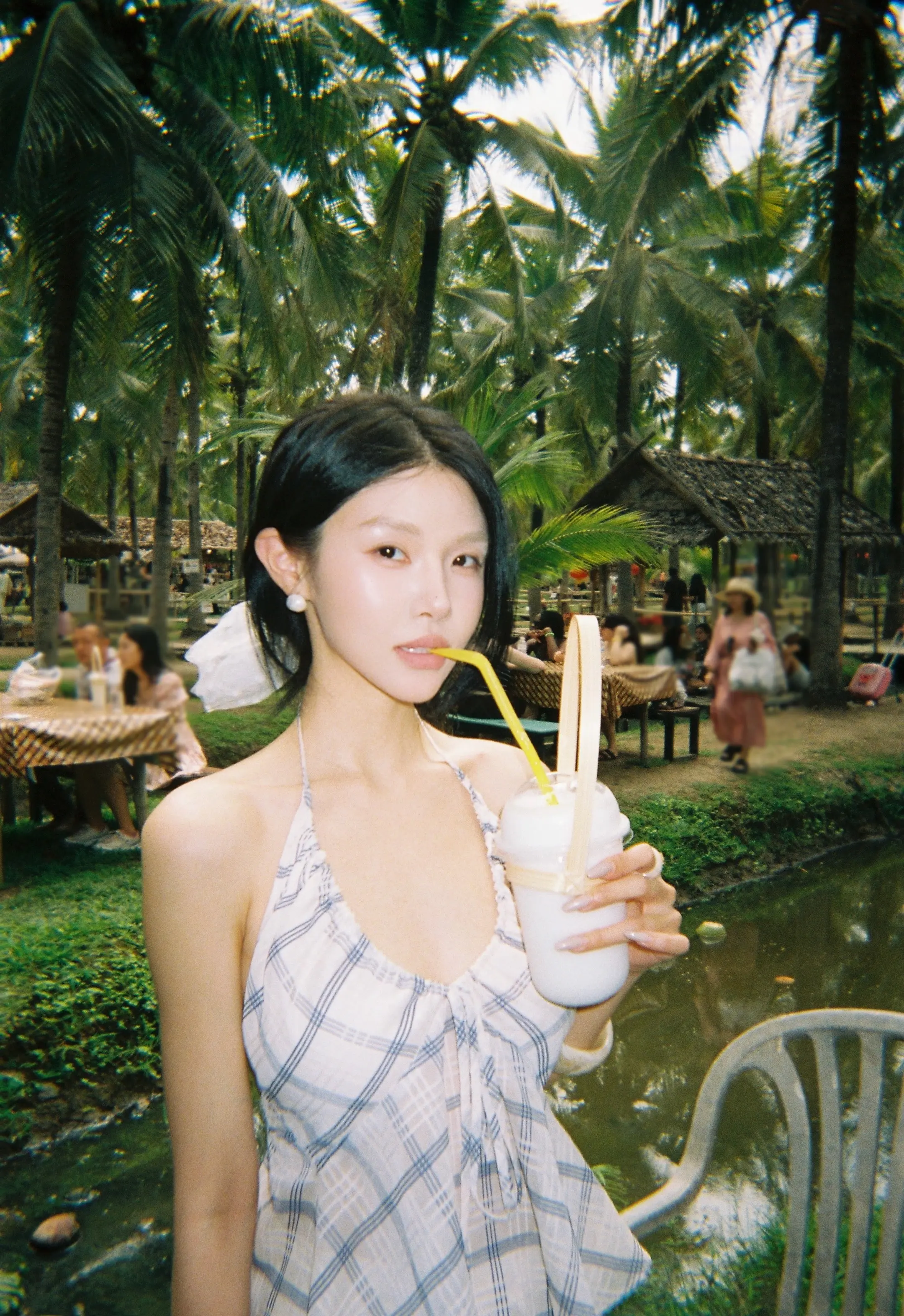 天色不早了 我们逃吧。