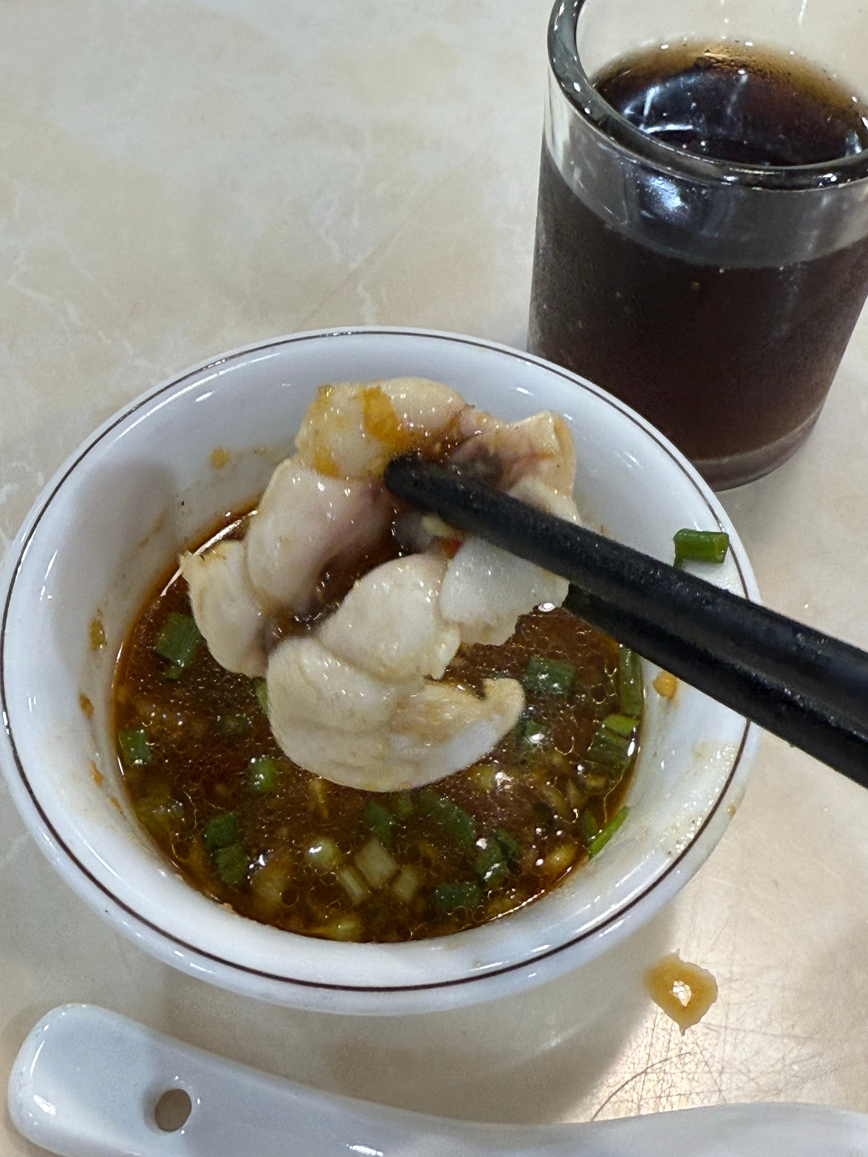 来深圳罗湖的朋友强烈推荐这一家，吃脆肉皖的，我在中山都没吃到这么好味的[坏笑]椒