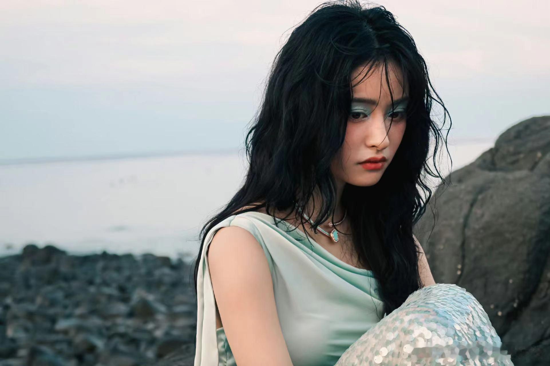 #沈月美人鱼写真##沈月暗礁美人鱼#沈月暗礁美人鱼，海的女儿，好看 ​​​