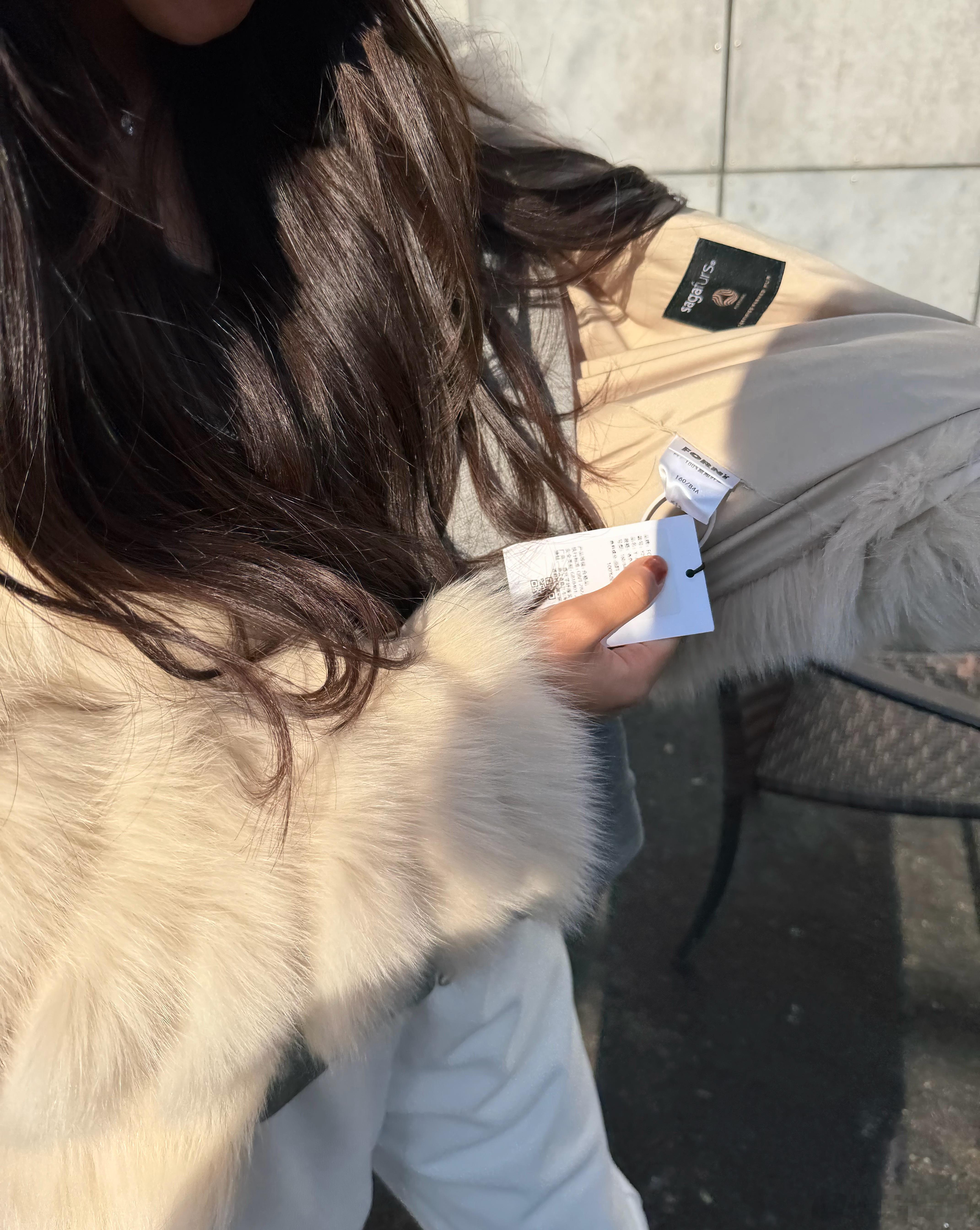 买衣服不摘吊牌之前只听说过没见过这是谁啊，好难认 北京