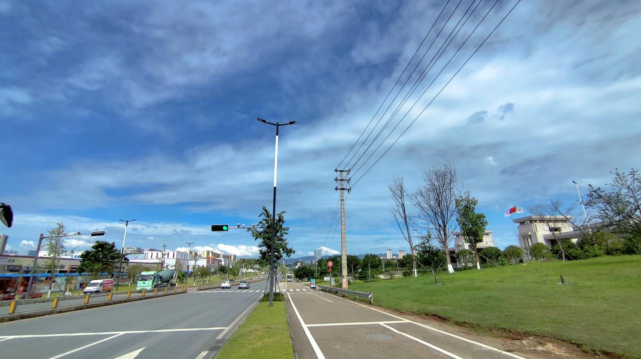 晒图笔记大赛今日风景随手拍，蓝天白云下景色！随手拍风景照片分享