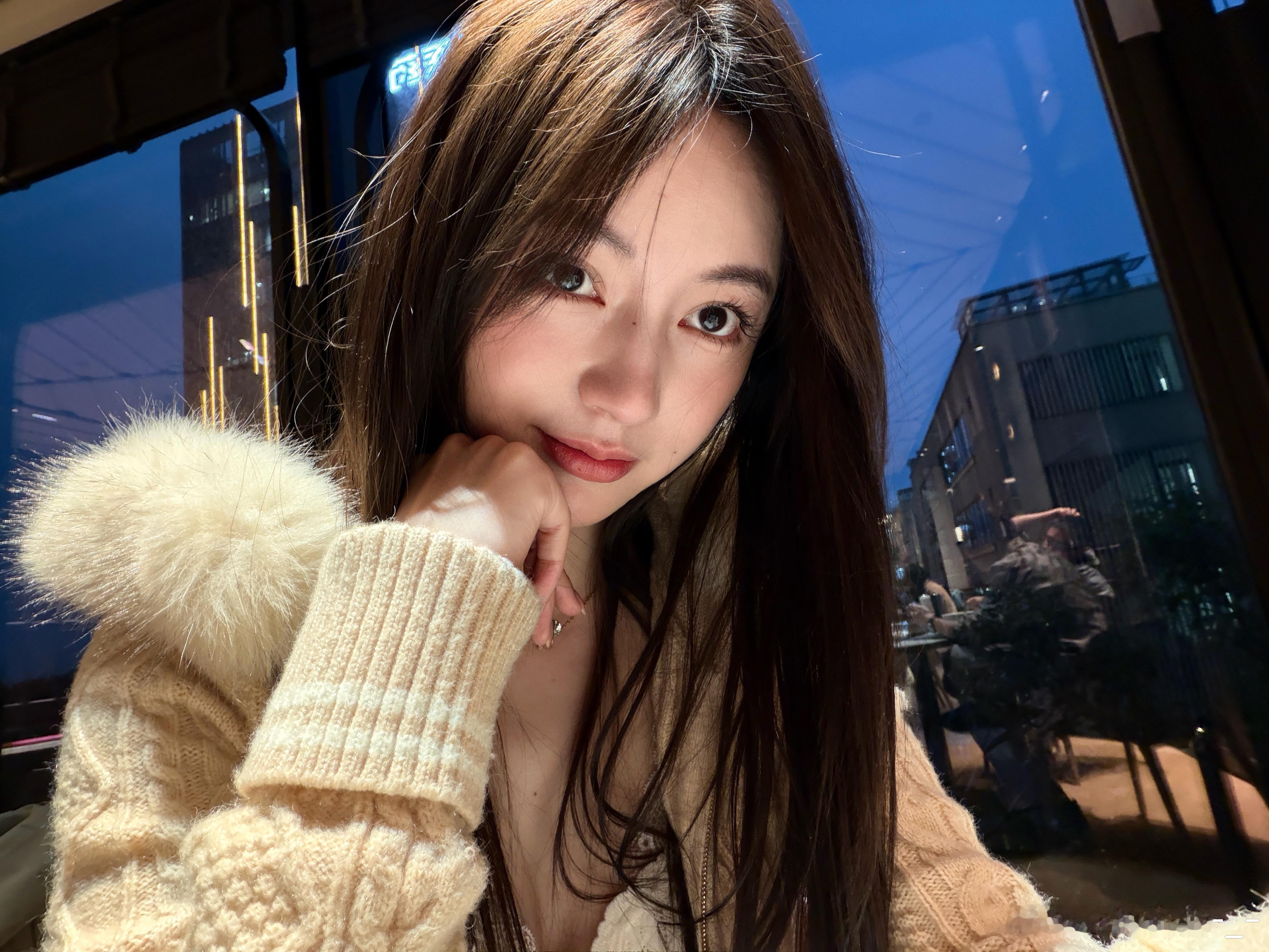 冒个泡 极氪的小包包背上了欧尼茜茜极氪8x 上海