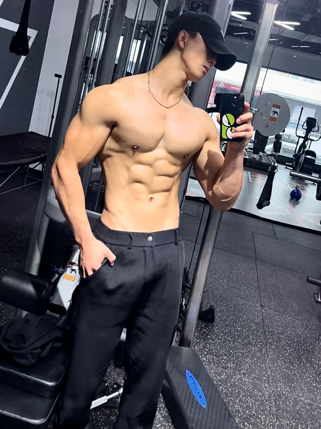 大家好 这个男人叫小蟀