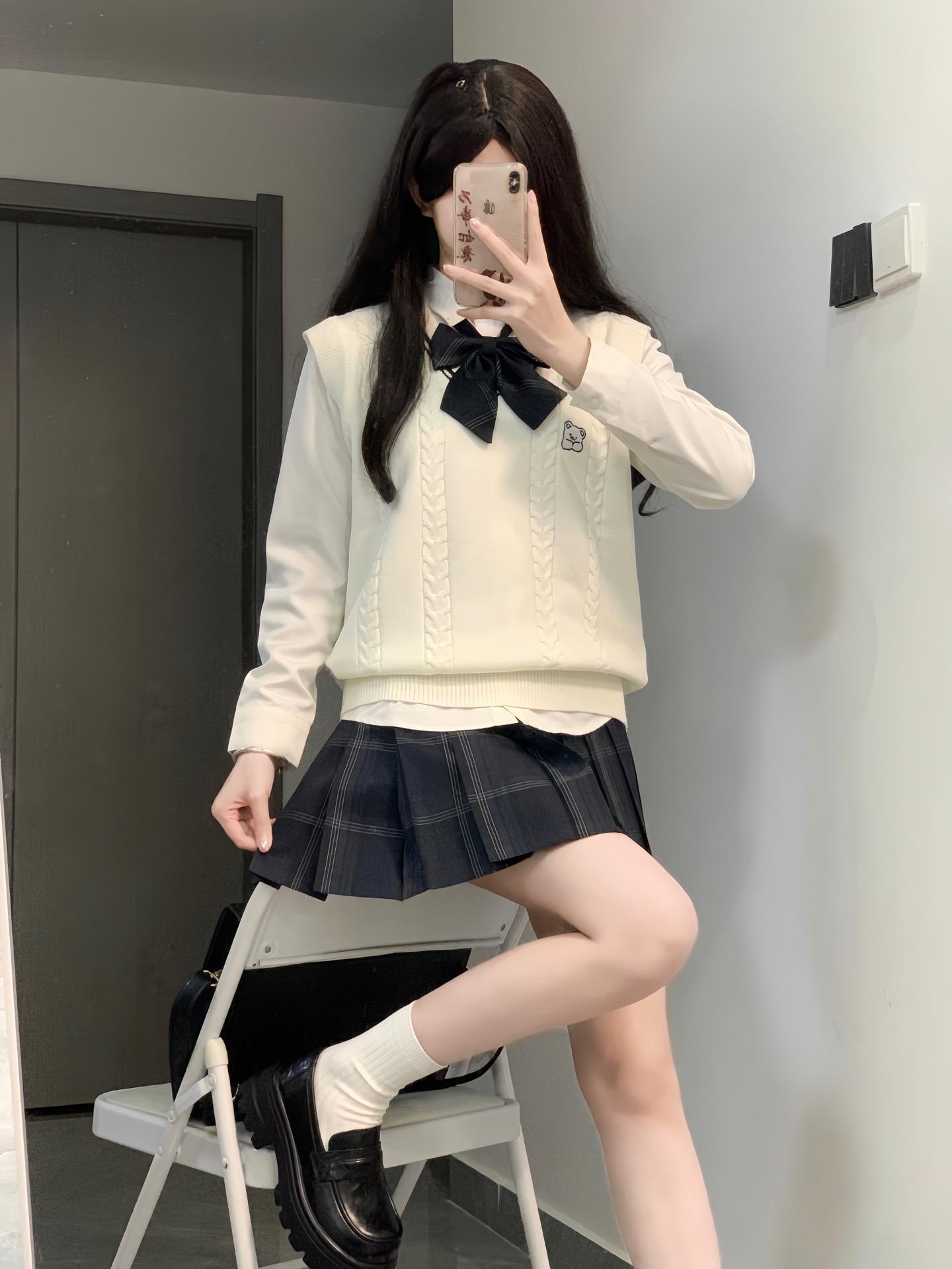 我的穿搭日记 生活碎片 今天穿什么 开春搭配 jk制服