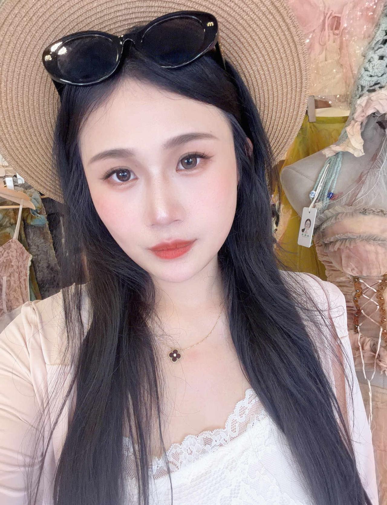 香格里拉跟大理的温差
直接让我感冒逛菜场的人先享受春天 离太阳最近的地方 一点都