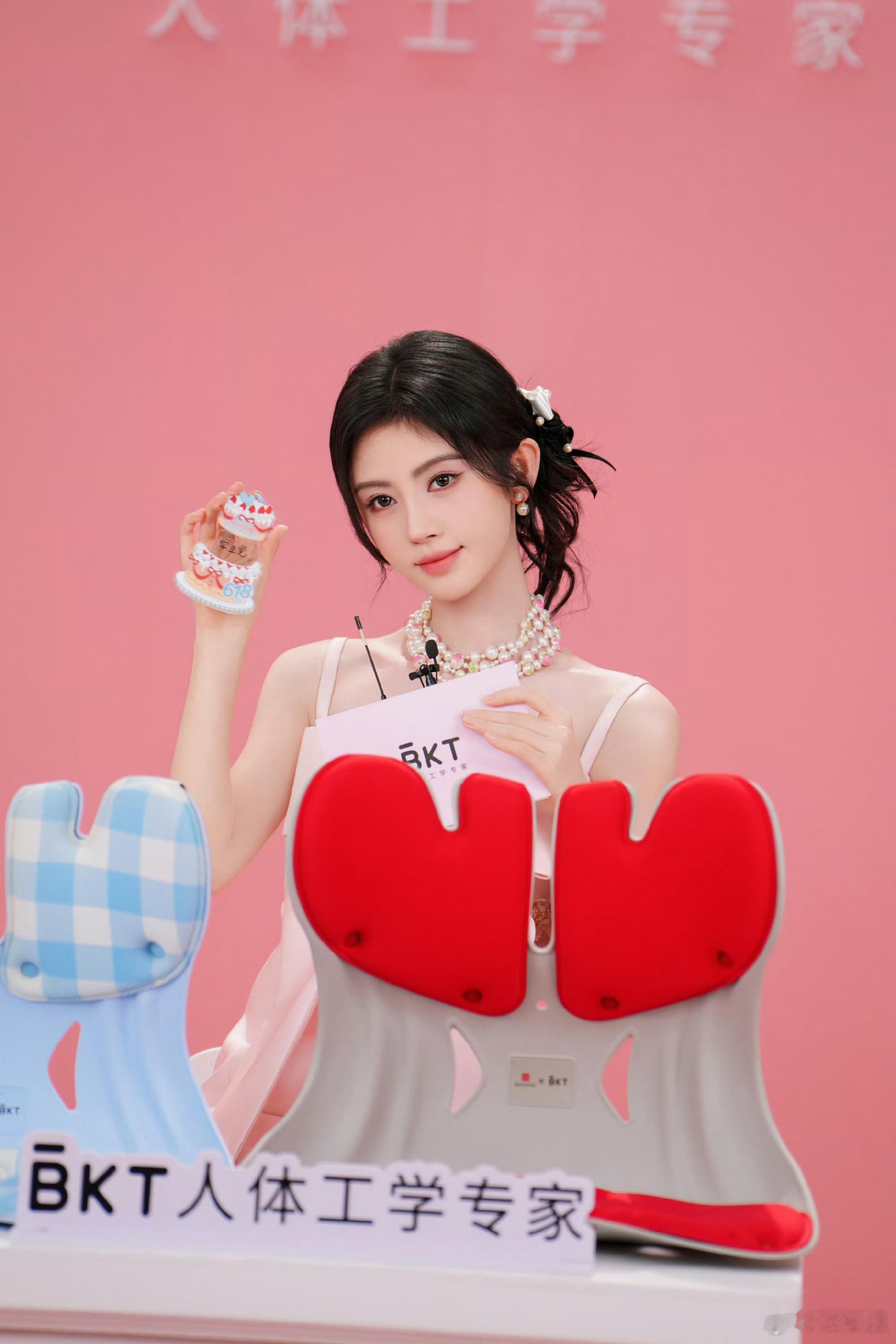 jjy鞠婧祎万花世界jjy鞠婧祎苏绿夏“谁也不知道下一秒会发生什么 但是我能确定