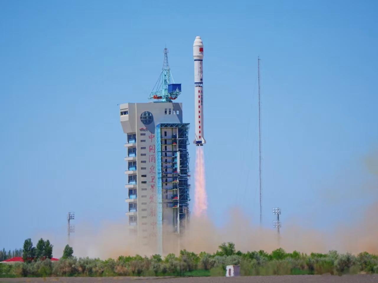 岁末年初，全球AI竞争聚焦到了最新趋势——太空算力。大洋两岸，近期你追我赶。一边