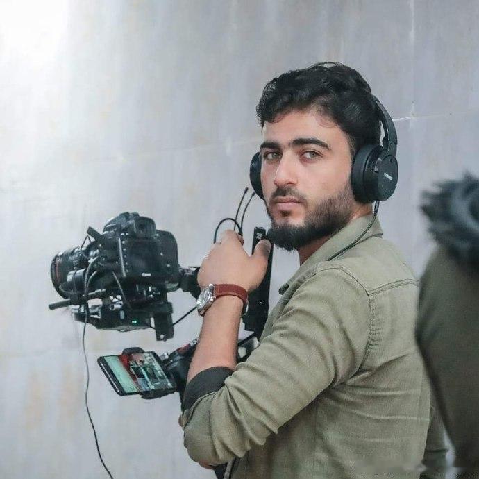 伊德利卜系武装的战地媒体记者Ahmed Al-Omar和Alaa Al-Abra