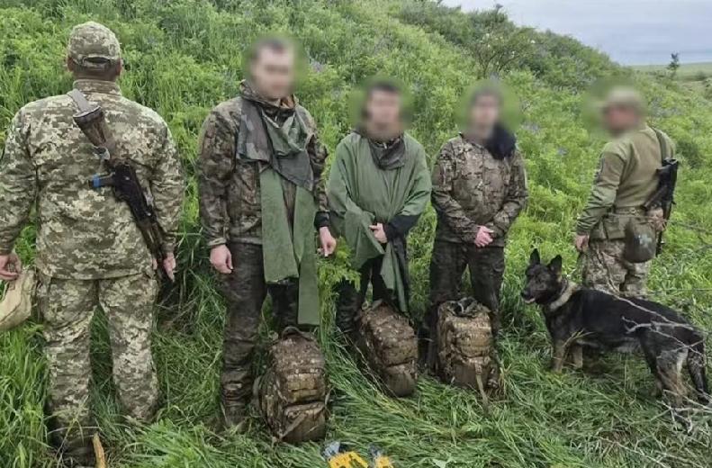 三名退役老兵，800米就栽了，边防军到底查什么？

6月7号，敖德萨乔尔纳村边上