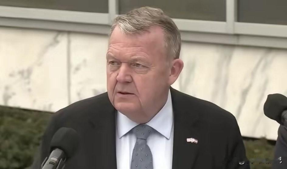 丹麦外交大臣拉斯穆森表示，政府已向格陵兰岛派遣了武装部队，并且计划持续加强在北极