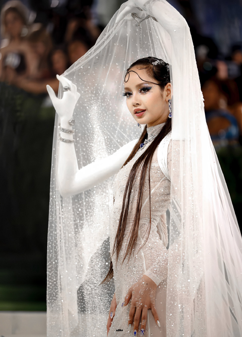 Lisa登上全球趋势第4，位列所有艺人趋势第1️⃣Lisa是这次met gala