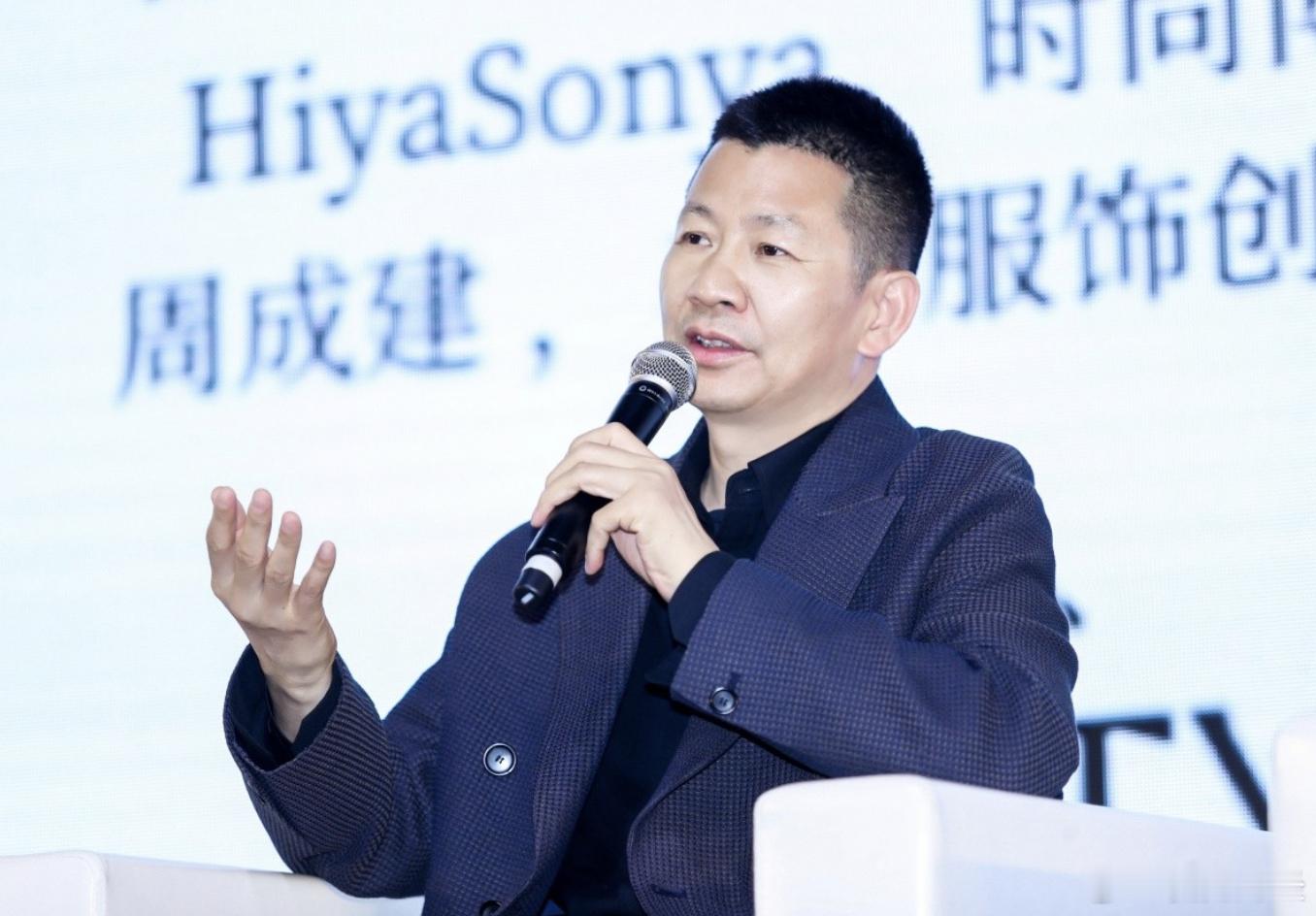 低迷的业绩，也导致了美邦服饰的股价长期萎靡不振。今年6月26日，美邦服饰股价一度
