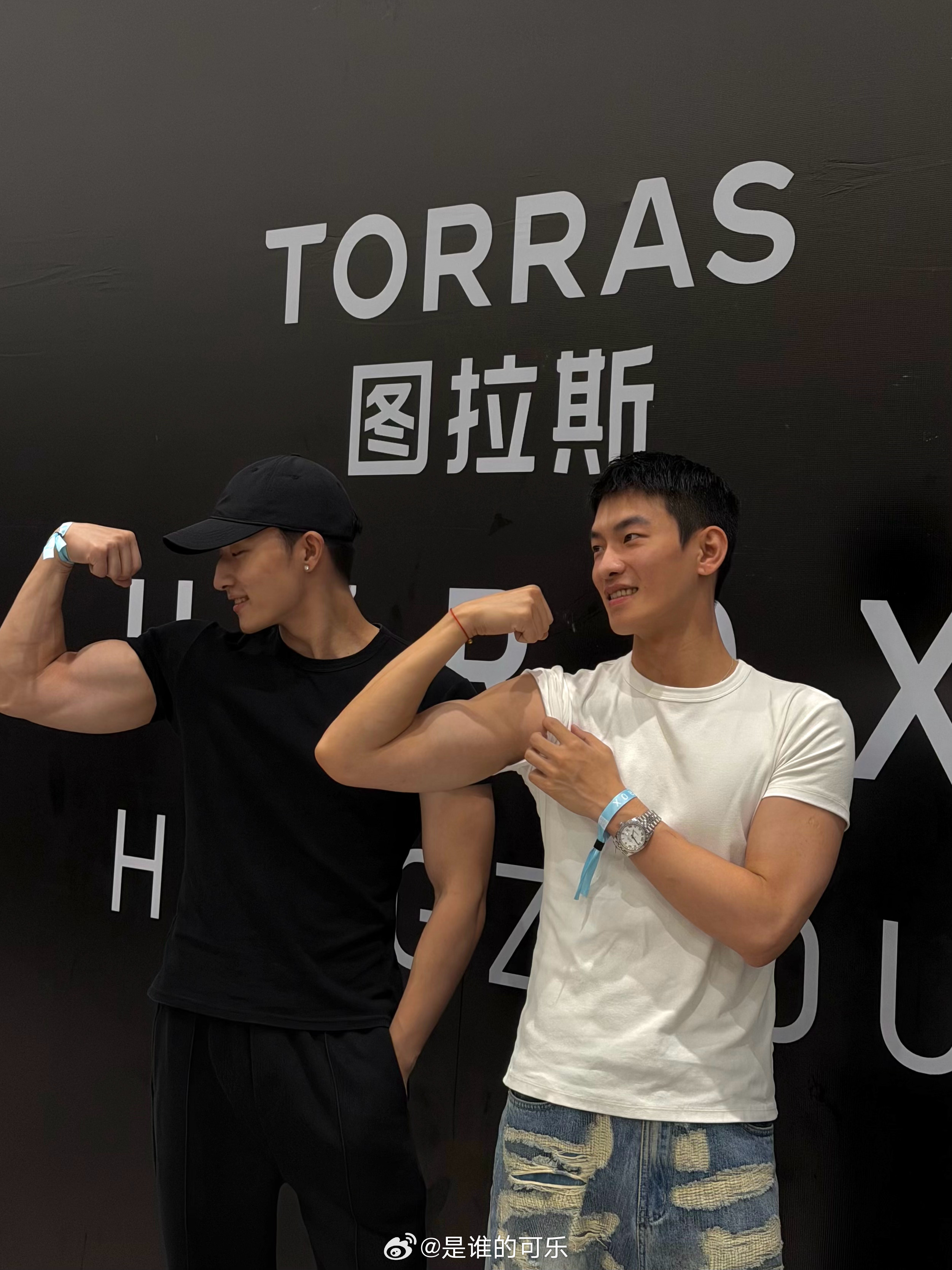 全国的腱子肉全在这了 hyrox 