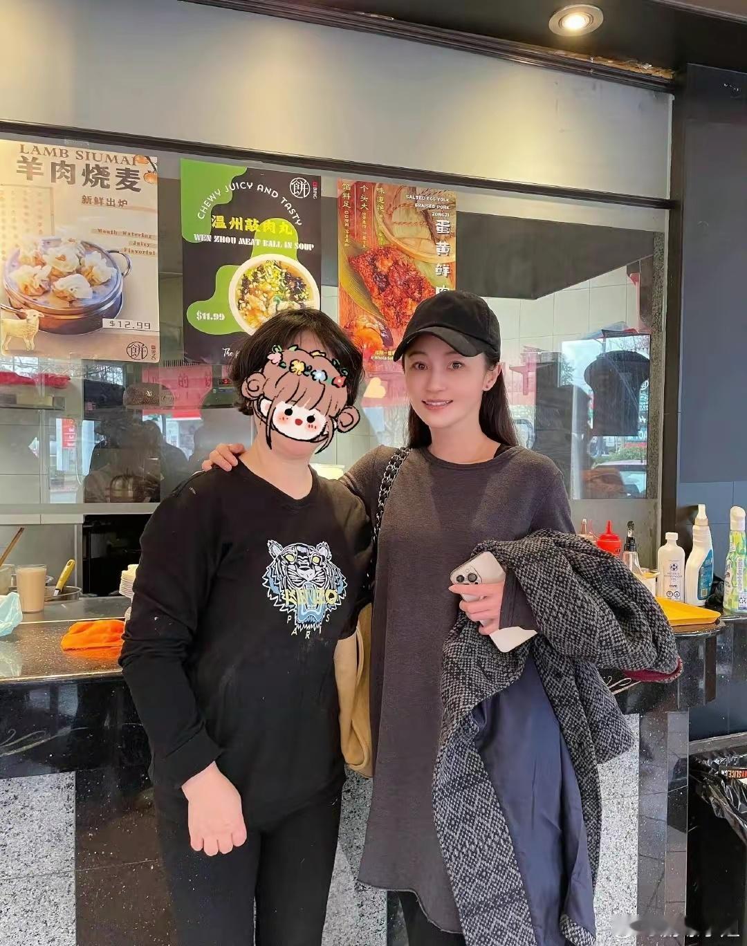 网友加拿大偶遇姚笛42岁的她居然还保持着清纯的气息 ​​​