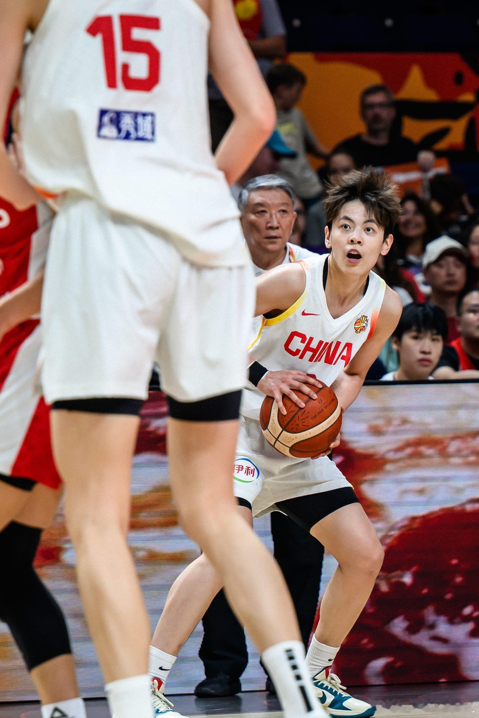 中国女篮捷克女篮加时杨舒予绝平上篮 这比赛……杨舒予最后时刻绝平上篮，中国女篮6