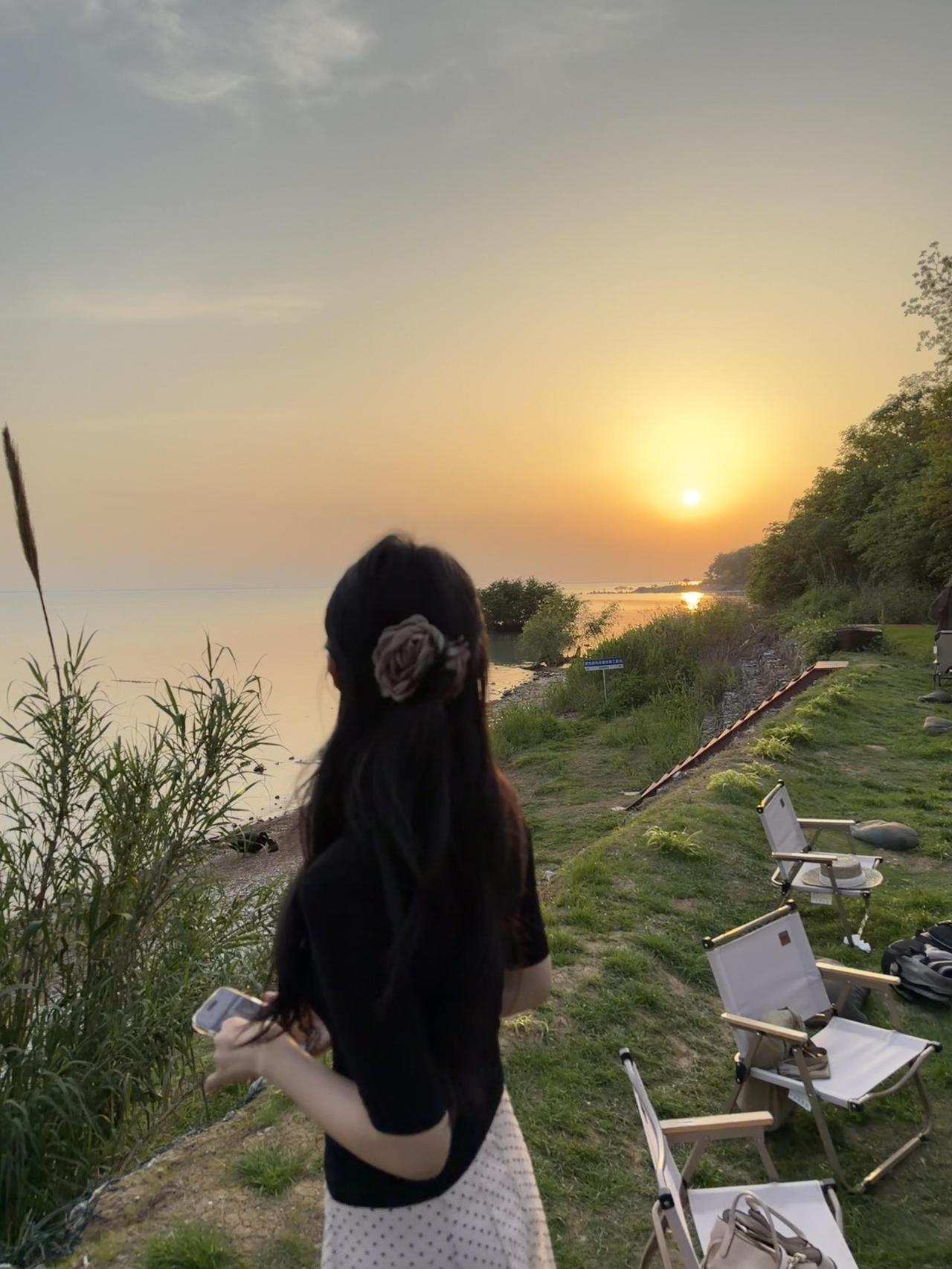 最好的夫妻关系，
不是天天我爱你，
不是时时你哄我。而是

你忙的时候我不烦你，