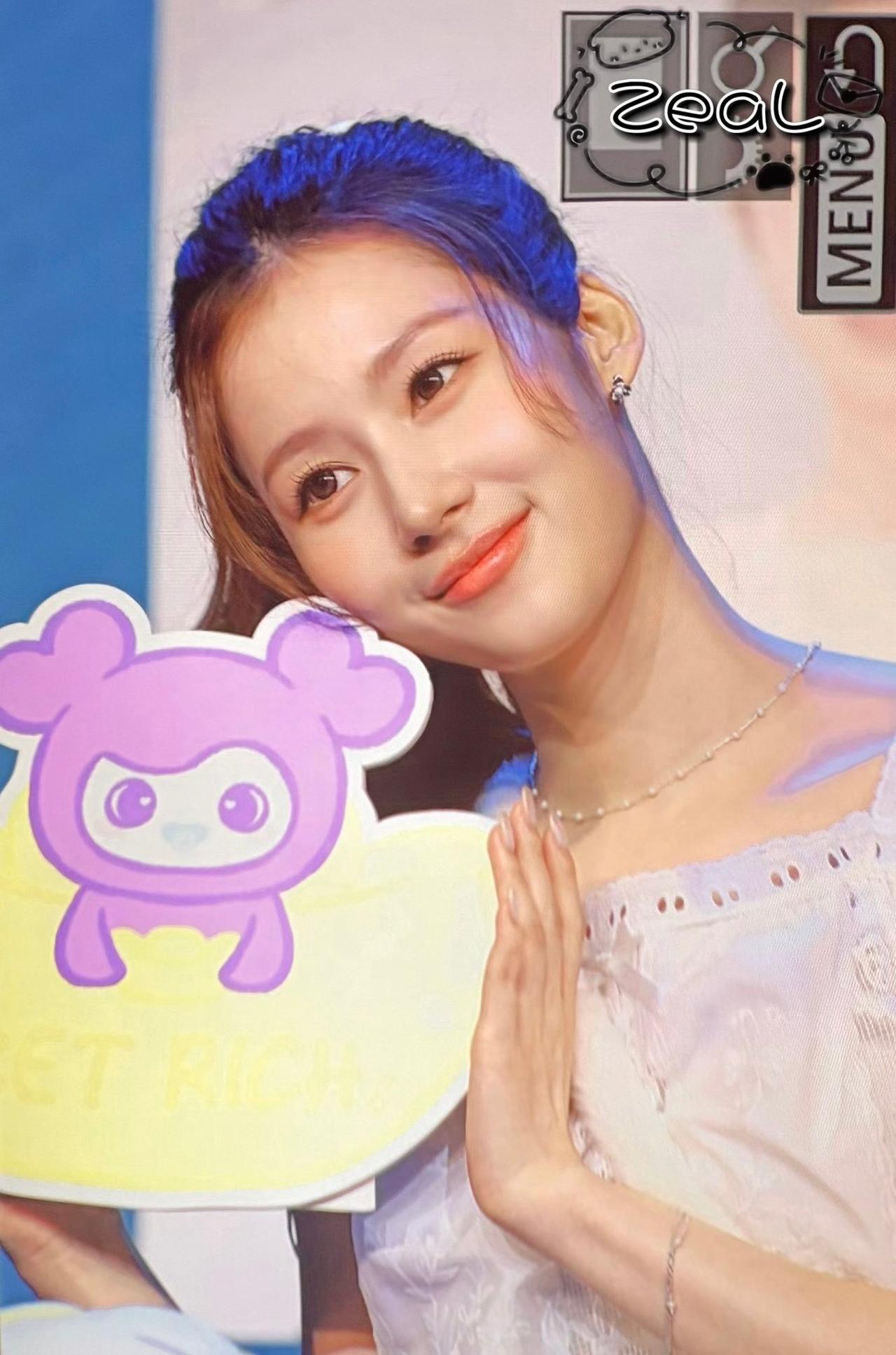 260727 碧柔见面会

©️ZeaL_815

🎁生日储蓄罐
 🎬202