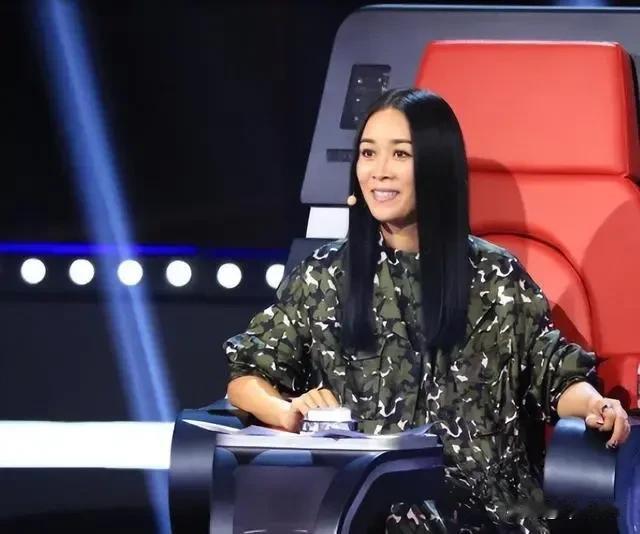 众人皆醉我独醒，我为那英鸣不平
是时代成就了那英时代的音乐，而非那英塑造了音乐的