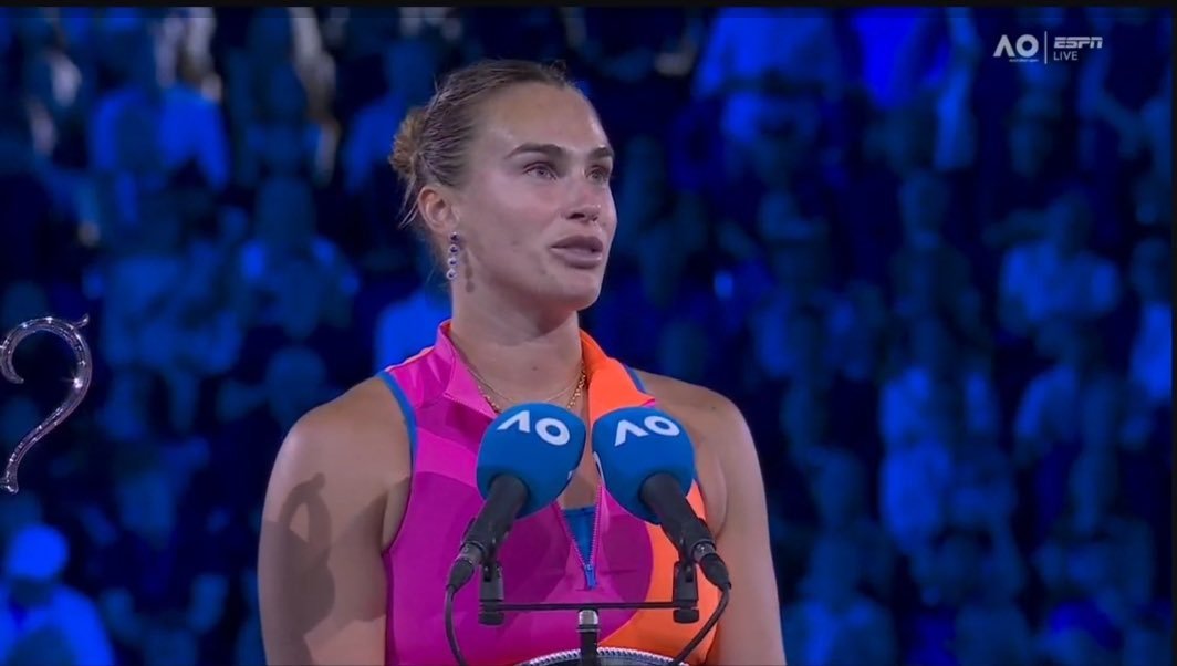 萨巴伦卡连续两年澳网亚军 萨巴伦卡连续两年在澳网决赛者戟，屈居亚军，她在颁奖典礼