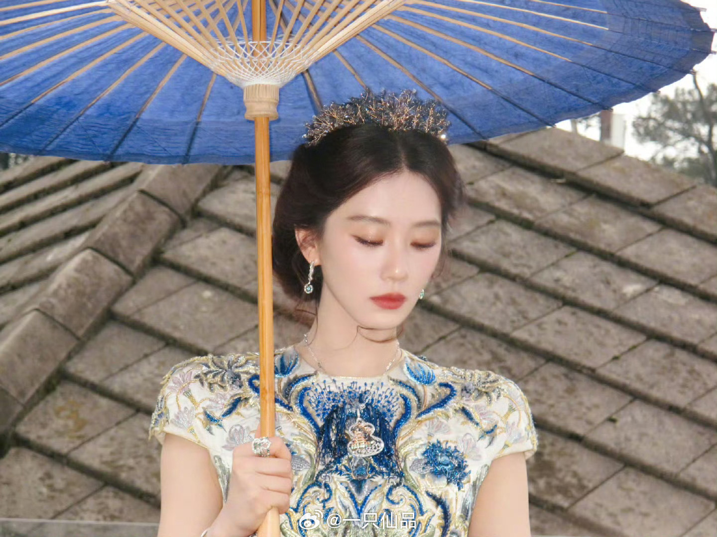 看呐！刘诗诗的颜值，是美到让人无法呼吸的程度我诗的美，不是那种带有攻击性的浓烈，