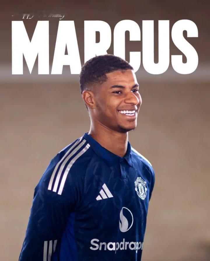 今天是曼联前锋拉什福德的27岁生日，曼联官方社媒为他送上祝福。曼联官方社媒晒出为