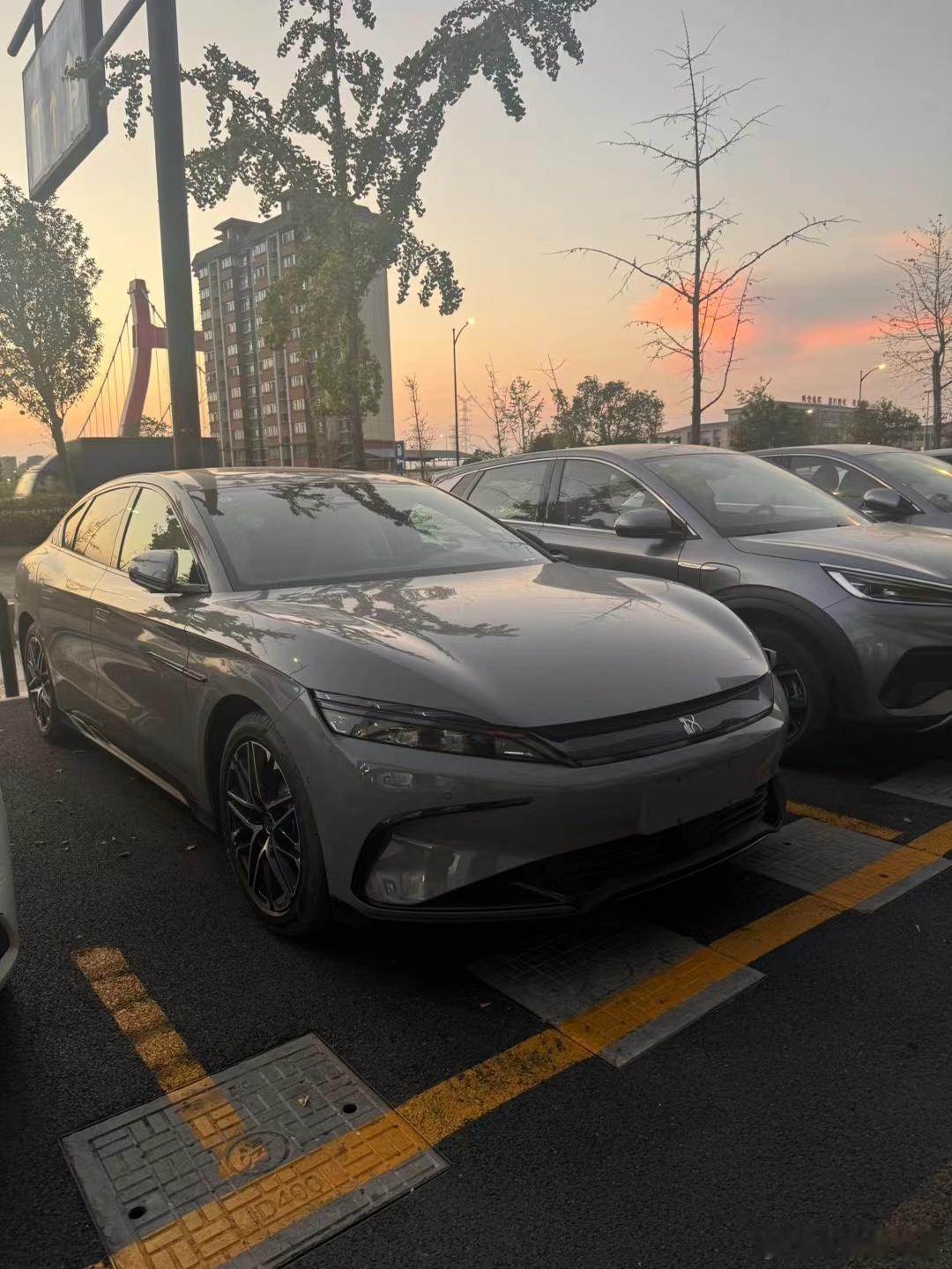 25款汉已经到店了[doge]#比亚迪##新车资讯# ​​​