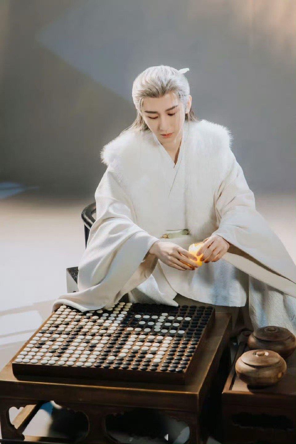 成毅两部一番大男主剧又是被成毅的认可度惊艳到的一天啊，谁懂手握两部大男主剧的含金