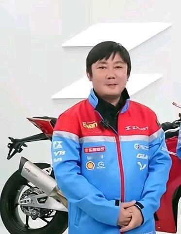 全程看了张雪的直播感觉张雪是中国制造的一束光，张雪机车的水准已经是国际一流水平的