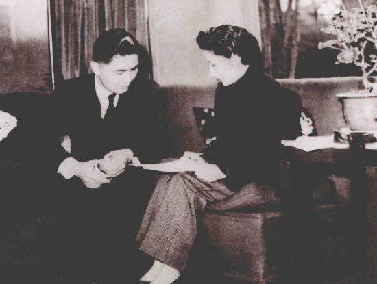 荣毅仁和夫人杨鉴清(1956年摄)