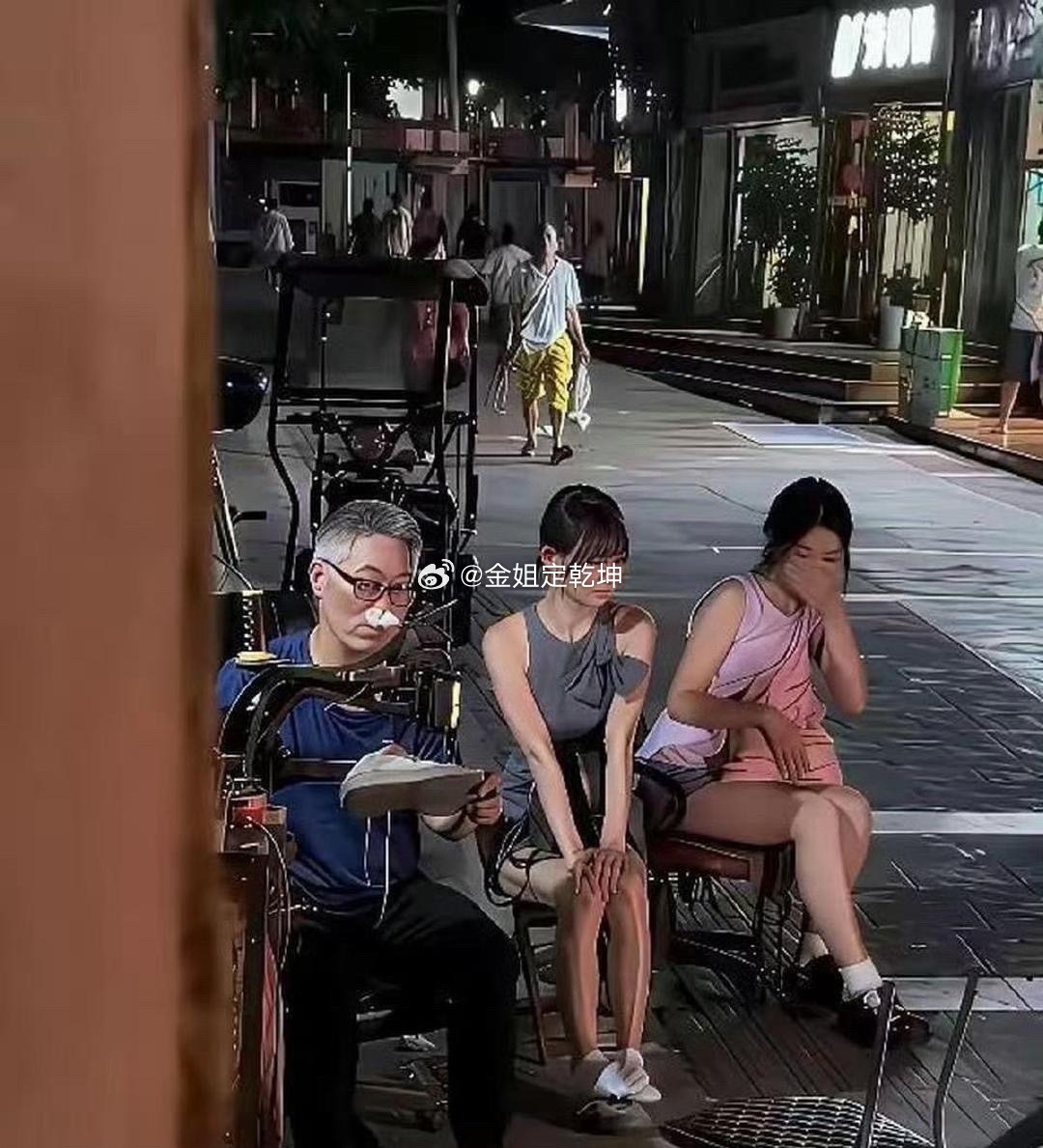 看把师傅熏的，这得多臭呀