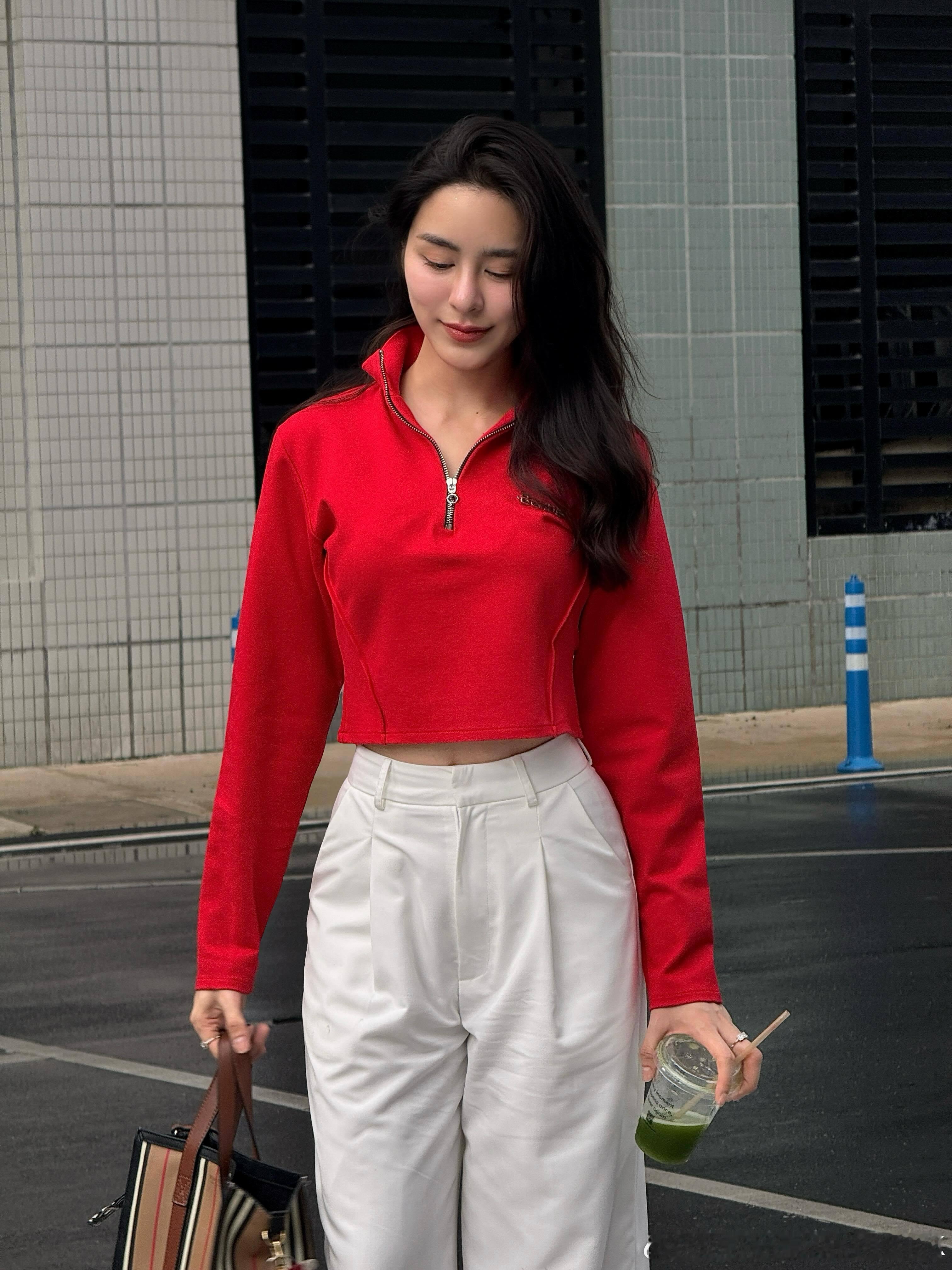 punpreedee 女鹅IG更新日常！这个红色上衣好好看啊