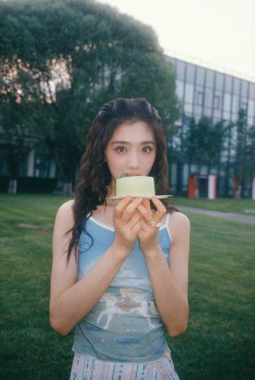 王影璐献鱼本体是兔老大 王影璐真的是个宝藏女孩，角色内外都能这么吸引人，难怪大家